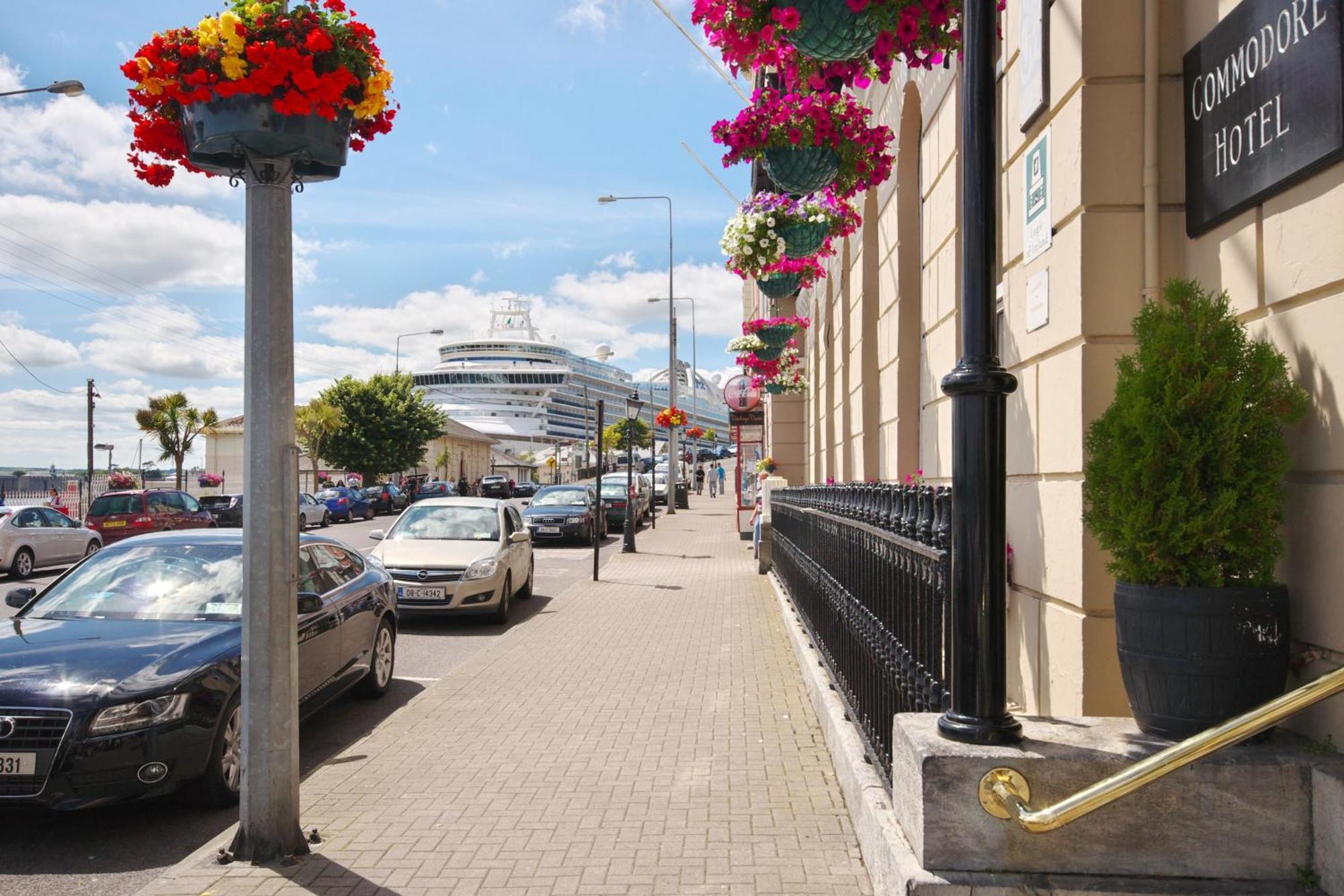 Commodore Hotel Cobh Exterior foto